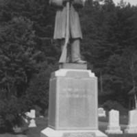 Monument: Civil War Veterans. Oak Hill Cemetery.