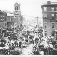 Crowd &amp; Traffic In Square. 1912.
